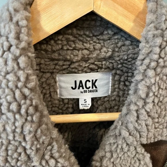 BB Dakota Jack Women's Back in Time faux suede and shearling vest - Picture 5 of 6